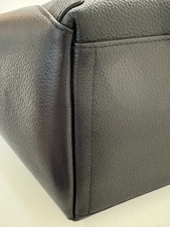 Tory Burch Authentic Black Leather Tote Bag - Elegant Everyday Carry - Picture 9 of 10